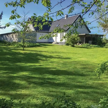 Three-bedroom Holiday In * Ostermarie