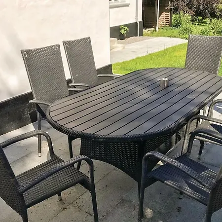 Three-bedroom Holiday In Semesterbostad