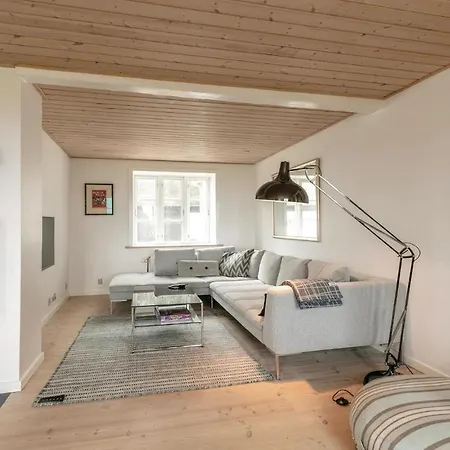 Three-bedroom Holiday In Semesterbostad Ostermarie
