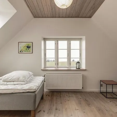 Semesterbostad Three-bedroom Holiday In Ostermarie